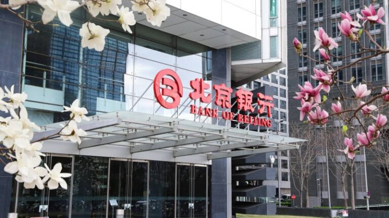 “共荣共损”的基金“疾驰”而来，基民何时才踊跃上车？｜公募基金费率变革②